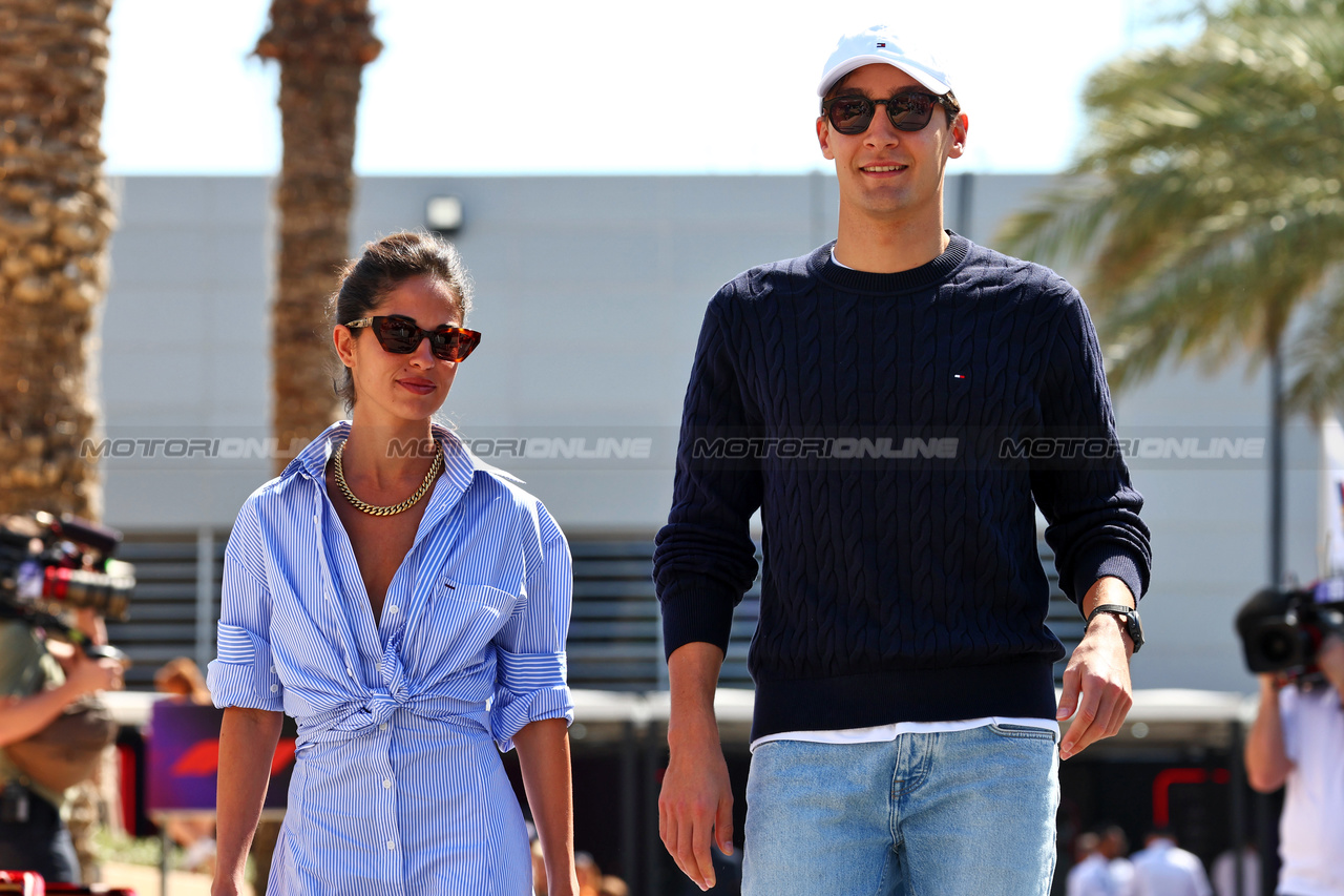 GP BAHRAIN, (L to R): Carmen Montero Mundt with her boyfriend George Russell (GBR) Mercedes AMG F1.

01.03.2024. Formula 1 World Championship, Rd 1, Bahrain Grand Prix, Sakhir, Bahrain, Qualifiche Day.

 - www.xpbimages.com, EMail: requests@xpbimages.com © Copyright: Coates / XPB Images