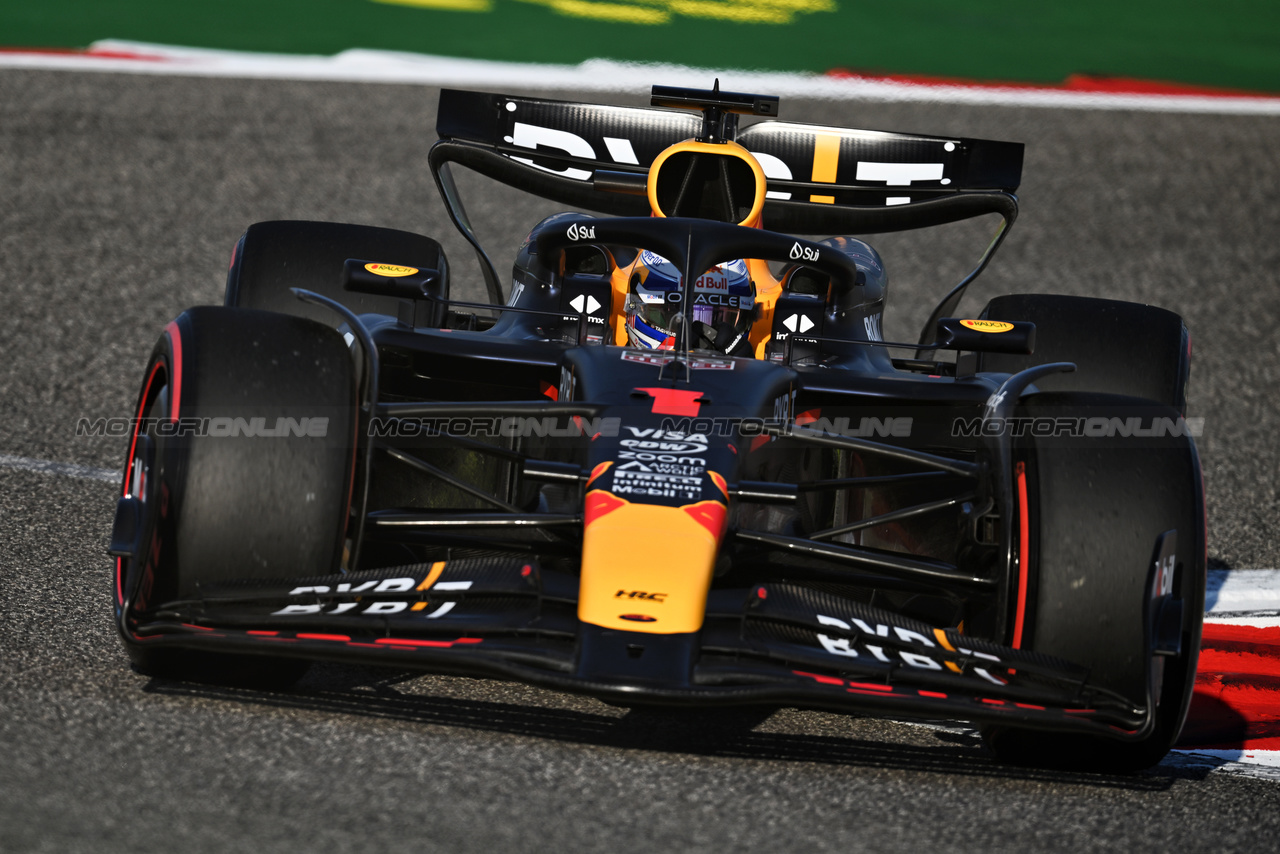 GP BAHRAIN, Max Verstappen (NLD) Red Bull Racing RB20.

01.03.2024. Formula 1 World Championship, Rd 1, Bahrain Grand Prix, Sakhir, Bahrain, Qualifiche Day.

- www.xpbimages.com, EMail: requests@xpbimages.com © Copyright: Price / XPB Images