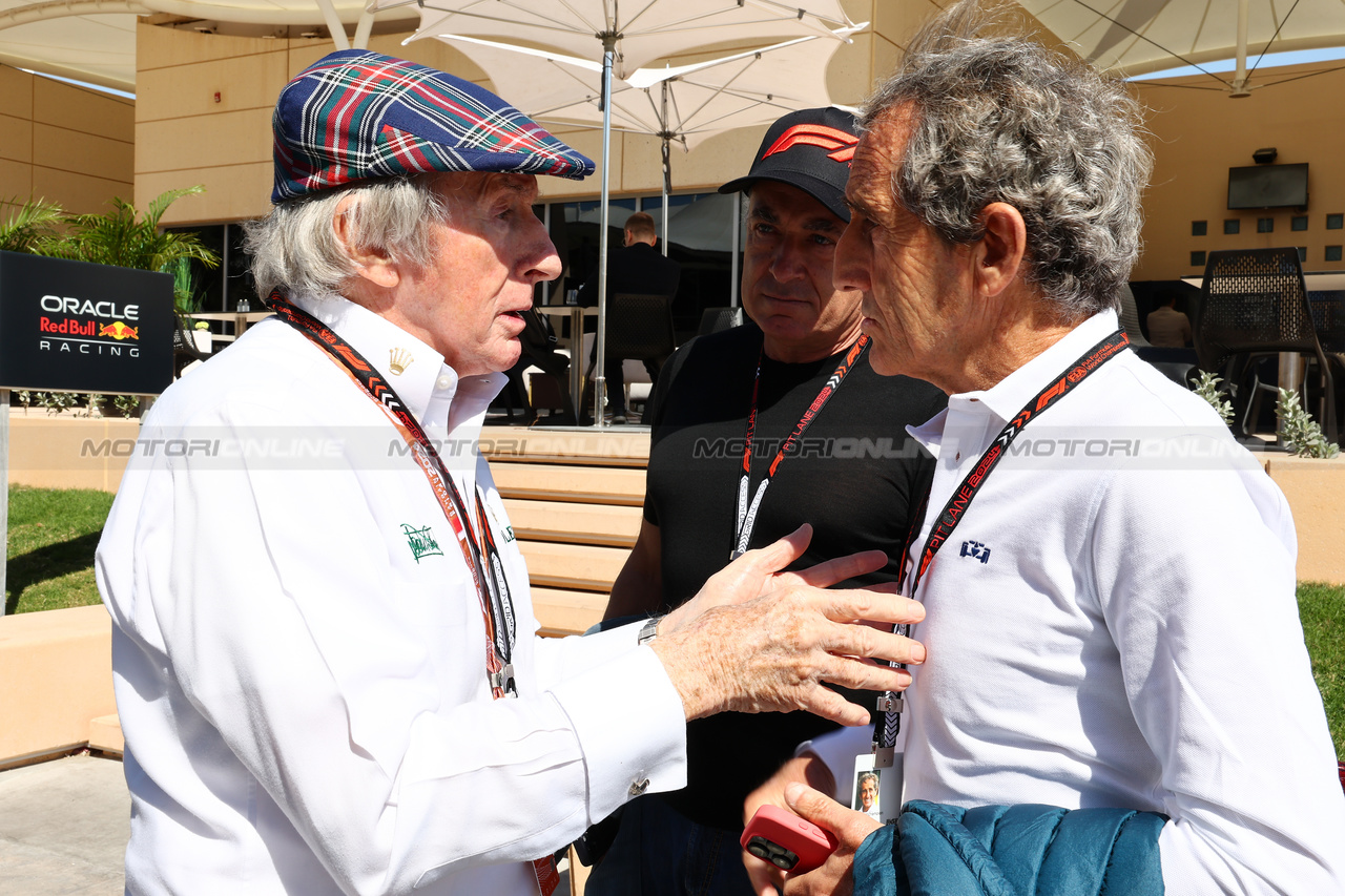 GP BAHRAIN, (L to R): Jackie Stewart (GBR) with Jean Alesi (FRA) e Alain Prost (FRA).

01.03.2024. Formula 1 World Championship, Rd 1, Bahrain Grand Prix, Sakhir, Bahrain, Qualifiche Day.

- www.xpbimages.com, EMail: requests@xpbimages.com © Copyright: Batchelor / XPB Images