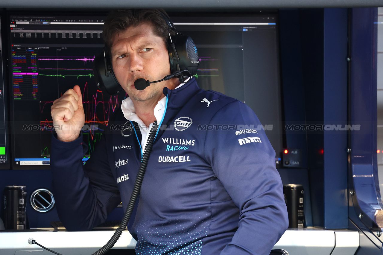 GP BAHRAIN, James Vowles (GBR) Williams Racing Team Principal.

01.03.2024. Formula 1 World Championship, Rd 1, Bahrain Grand Prix, Sakhir, Bahrain, Qualifiche Day.

- www.xpbimages.com, EMail: requests@xpbimages.com © Copyright: Batchelor / XPB Images