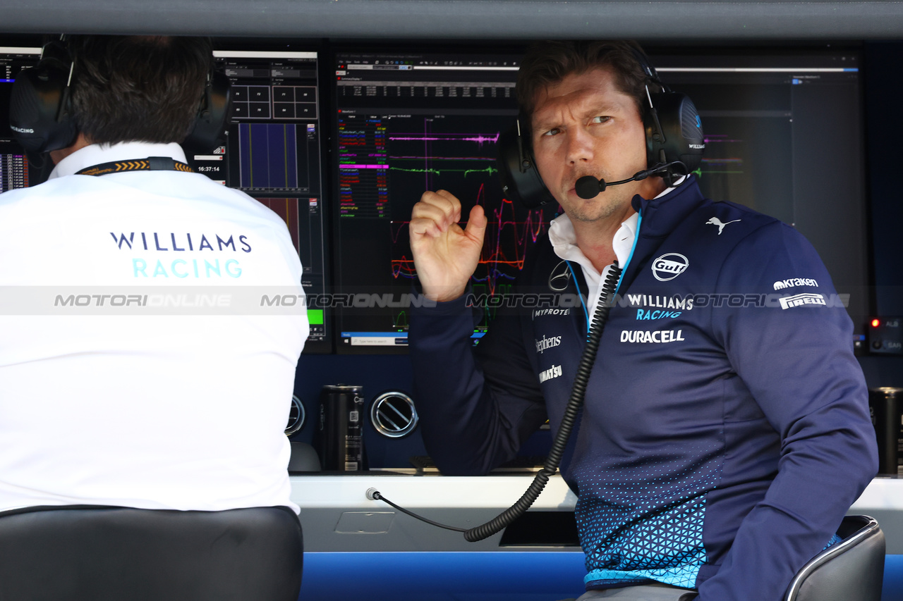 GP BAHRAIN, James Vowles (GBR) Williams Racing Team Principal.

01.03.2024. Formula 1 World Championship, Rd 1, Bahrain Grand Prix, Sakhir, Bahrain, Qualifiche Day.

- www.xpbimages.com, EMail: requests@xpbimages.com © Copyright: Batchelor / XPB Images