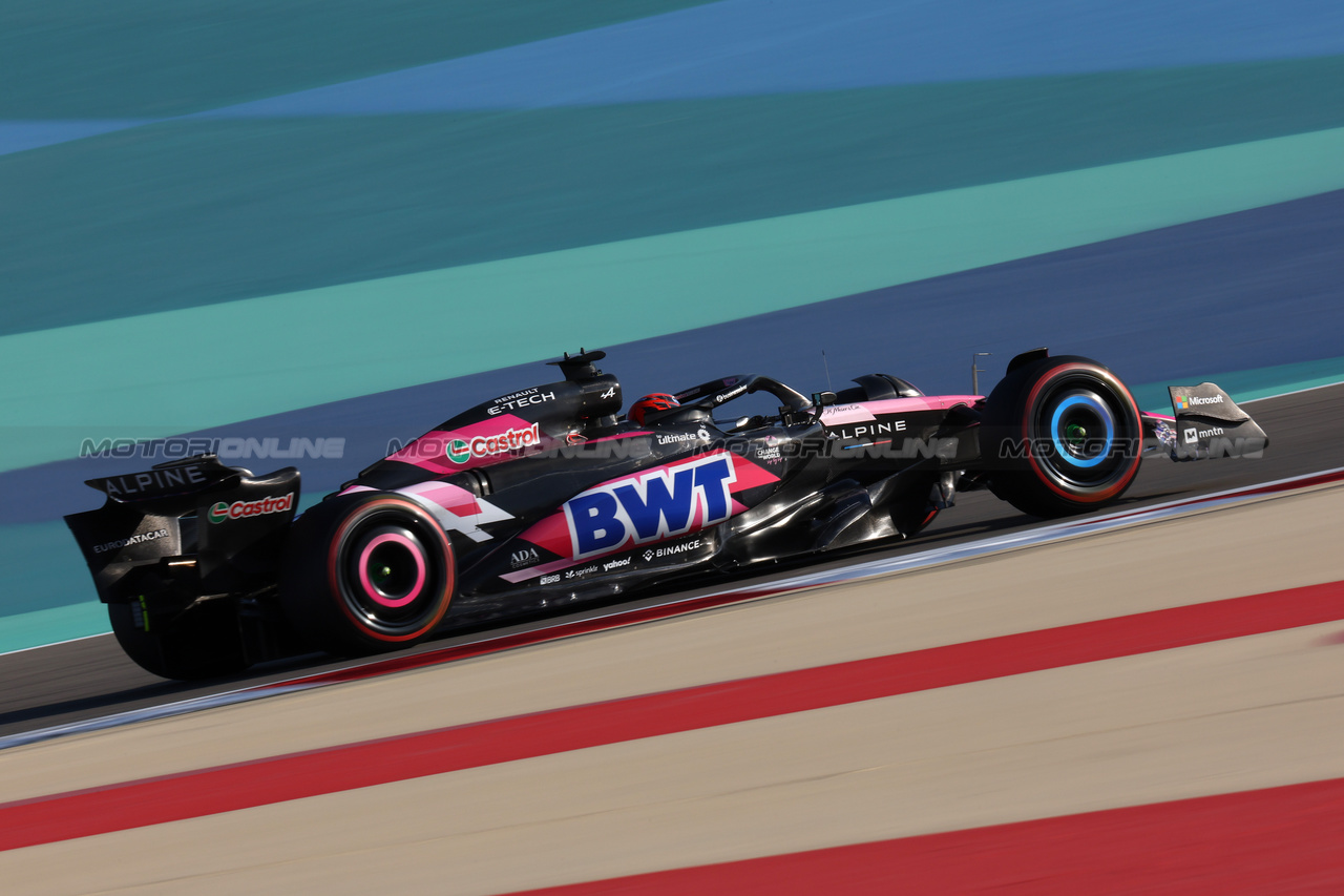 GP BAHRAIN, Esteban Ocon (FRA) Alpine F1 Team A524.

01.03.2024. Formula 1 World Championship, Rd 1, Bahrain Grand Prix, Sakhir, Bahrain, Qualifiche Day.

 - www.xpbimages.com, EMail: requests@xpbimages.com © Copyright: Staley / XPB Images
