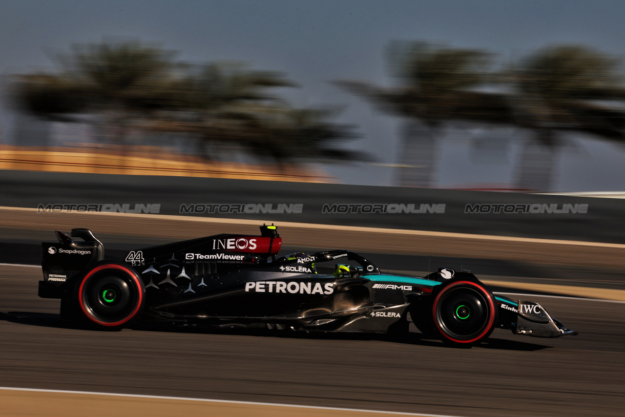 GP BAHRAIN, Lewis Hamilton (GBR) Mercedes AMG F1 W15.

01.03.2024. Formula 1 World Championship, Rd 1, Bahrain Grand Prix, Sakhir, Bahrain, Qualifiche Day.

 - www.xpbimages.com, EMail: requests@xpbimages.com © Copyright: Staley / XPB Images