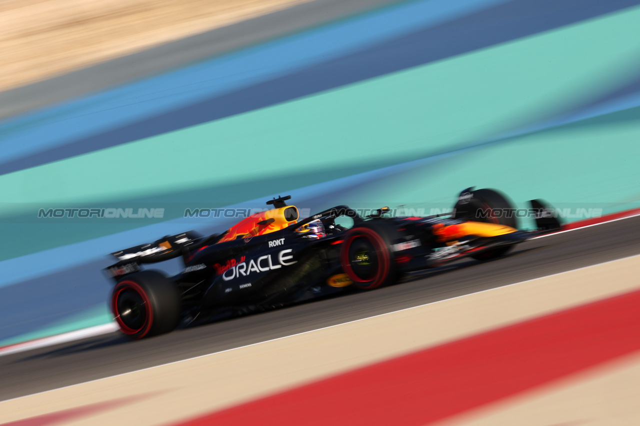 GP BAHRAIN, Max Verstappen (NLD) Red Bull Racing RB20.

01.03.2024. Formula 1 World Championship, Rd 1, Bahrain Grand Prix, Sakhir, Bahrain, Qualifiche Day.

 - www.xpbimages.com, EMail: requests@xpbimages.com © Copyright: Staley / XPB Images