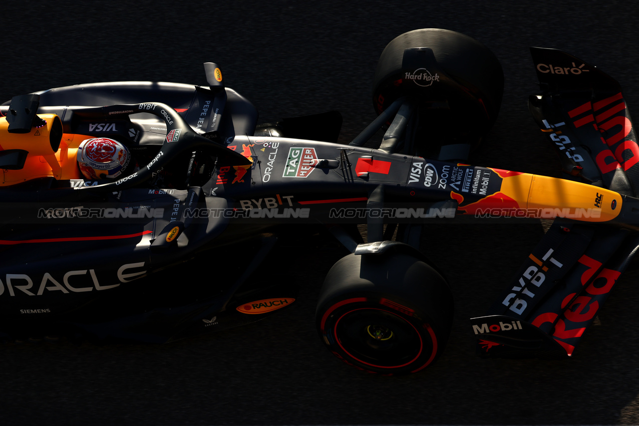 GP BAHRAIN, Max Verstappen (NLD) Red Bull Racing RB20.

01.03.2024. Formula 1 World Championship, Rd 1, Bahrain Grand Prix, Sakhir, Bahrain, Qualifiche Day.

 - www.xpbimages.com, EMail: requests@xpbimages.com © Copyright: Coates / XPB Images