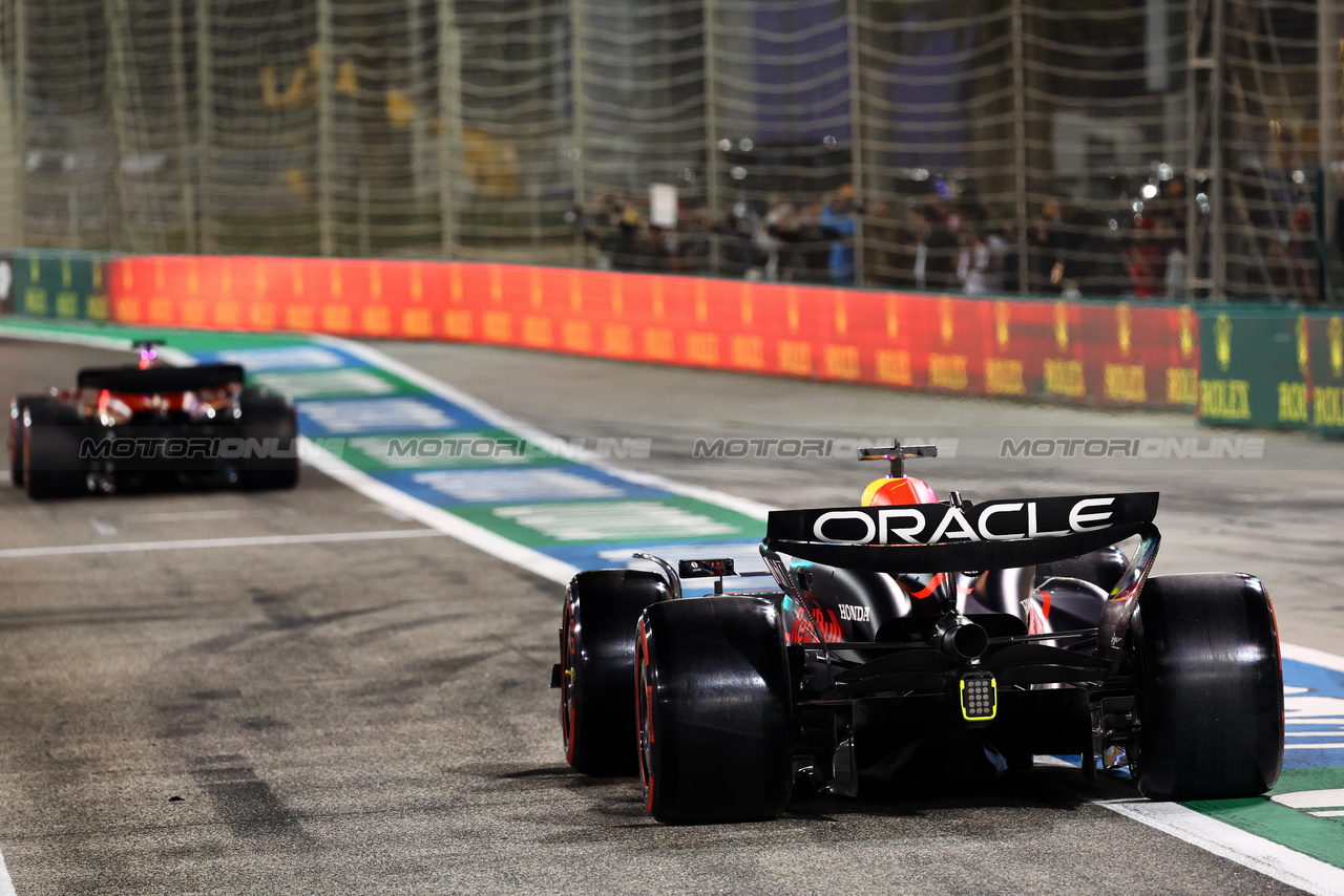 GP BAHRAIN, Max Verstappen (NLD) Red Bull Racing RB20 leaves the pits.

01.03.2024. Formula 1 World Championship, Rd 1, Bahrain Grand Prix, Sakhir, Bahrain, Qualifiche Day.

- www.xpbimages.com, EMail: requests@xpbimages.com © Copyright: Batchelor / XPB Images