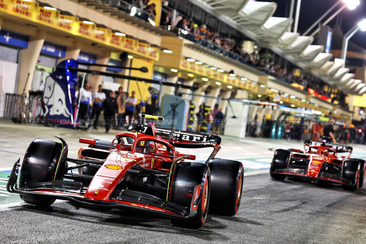 GP BAHRAIN, Carlos Sainz Jr (ESP) Ferrari SF-24 leaves the pits.

01.03.2024. Formula 1 World Championship, Rd 1, Bahrain Grand Prix, Sakhir, Bahrain, Qualifiche Day.

- www.xpbimages.com, EMail: requests@xpbimages.com © Copyright: Batchelor / XPB Images