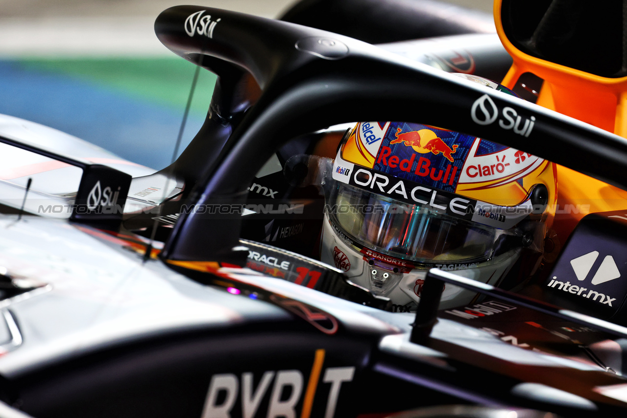 GP BAHRAIN, Max Verstappen (NLD) Red Bull Racing RB20.

01.03.2024. Formula 1 World Championship, Rd 1, Bahrain Grand Prix, Sakhir, Bahrain, Qualifiche Day.

- www.xpbimages.com, EMail: requests@xpbimages.com © Copyright: Batchelor / XPB Images