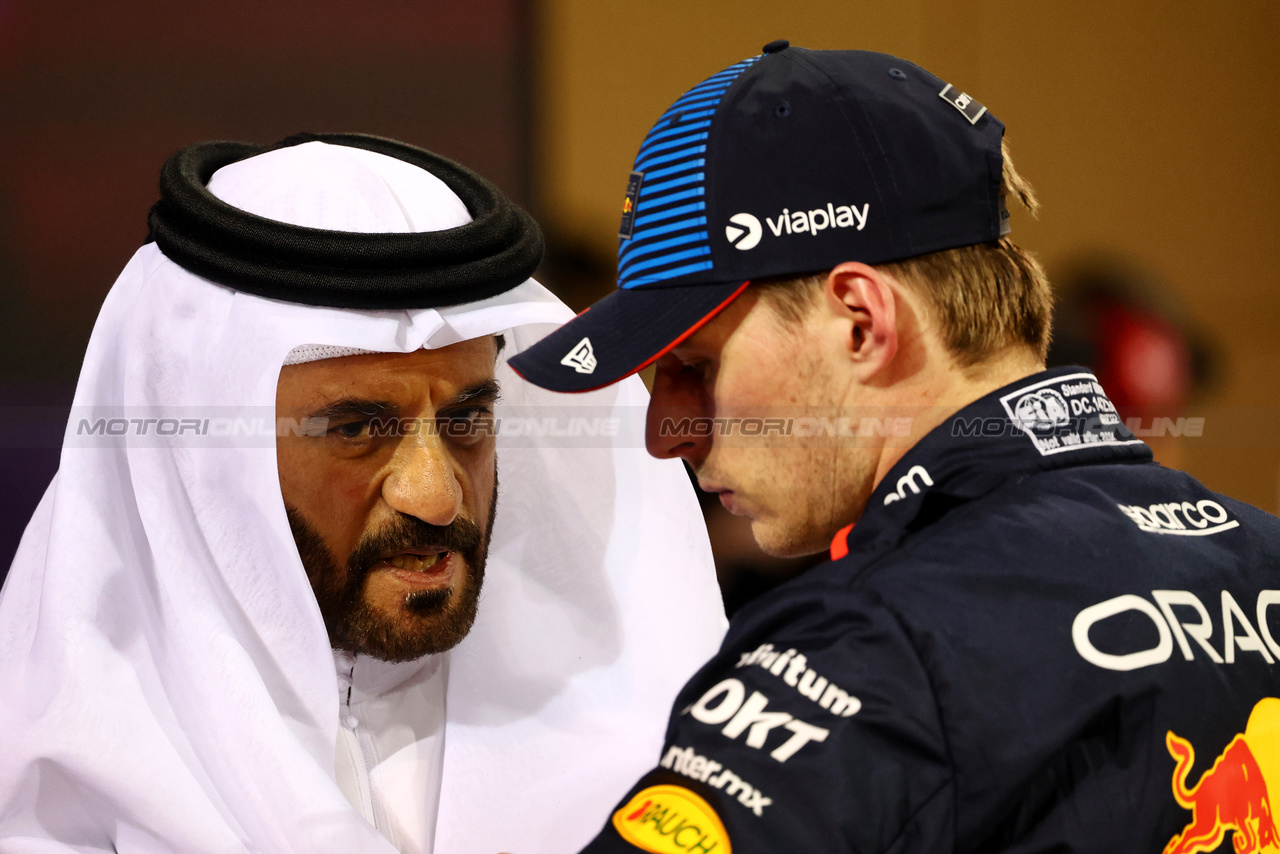 GP BAHRAIN, (L to R): Mohammed Bin Sulayem (UAE) FIA President with pole sitter Max Verstappen (NLD) Red Bull Racing in qualifying parc ferme.

01.03.2024. Formula 1 World Championship, Rd 1, Bahrain Grand Prix, Sakhir, Bahrain, Qualifiche Day.

- www.xpbimages.com, EMail: requests@xpbimages.com © Copyright: Batchelor / XPB Images