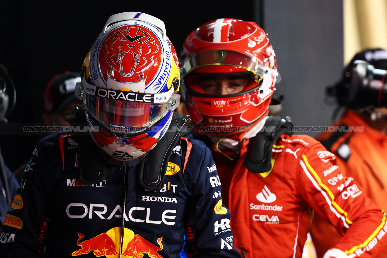 GP BAHRAIN, Pole sitter Max Verstappen (NLD) Red Bull Racing in qualifying parc ferme.

01.03.2024. Formula 1 World Championship, Rd 1, Bahrain Grand Prix, Sakhir, Bahrain, Qualifiche Day.

- www.xpbimages.com, EMail: requests@xpbimages.com © Copyright: Charniaux / XPB Images