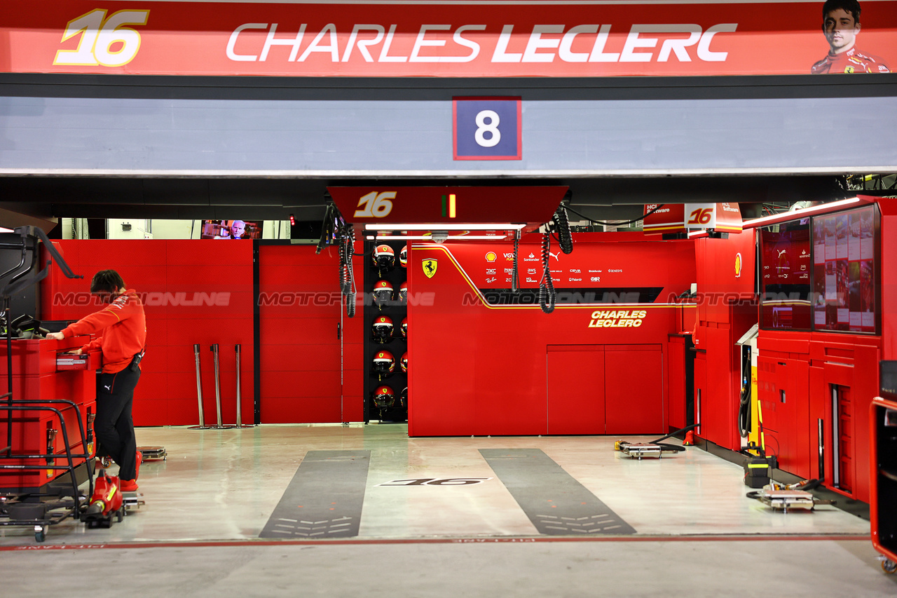 GP BAHRAIN, Pit garage for Charles Leclerc (MON) Ferrari.

01.03.2024. Formula 1 World Championship, Rd 1, Bahrain Grand Prix, Sakhir, Bahrain, Qualifiche Day.

- www.xpbimages.com, EMail: requests@xpbimages.com © Copyright: Batchelor / XPB Images