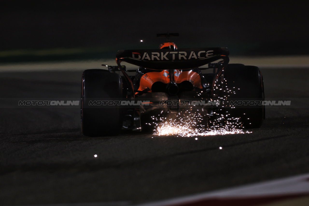 GP BAHRAIN, Oscar Piastri (AUS) McLaren MCL38 sends sparks flying.

01.03.2024. Formula 1 World Championship, Rd 1, Bahrain Grand Prix, Sakhir, Bahrain, Qualifiche Day.

 - www.xpbimages.com, EMail: requests@xpbimages.com © Copyright: Staley / XPB Images