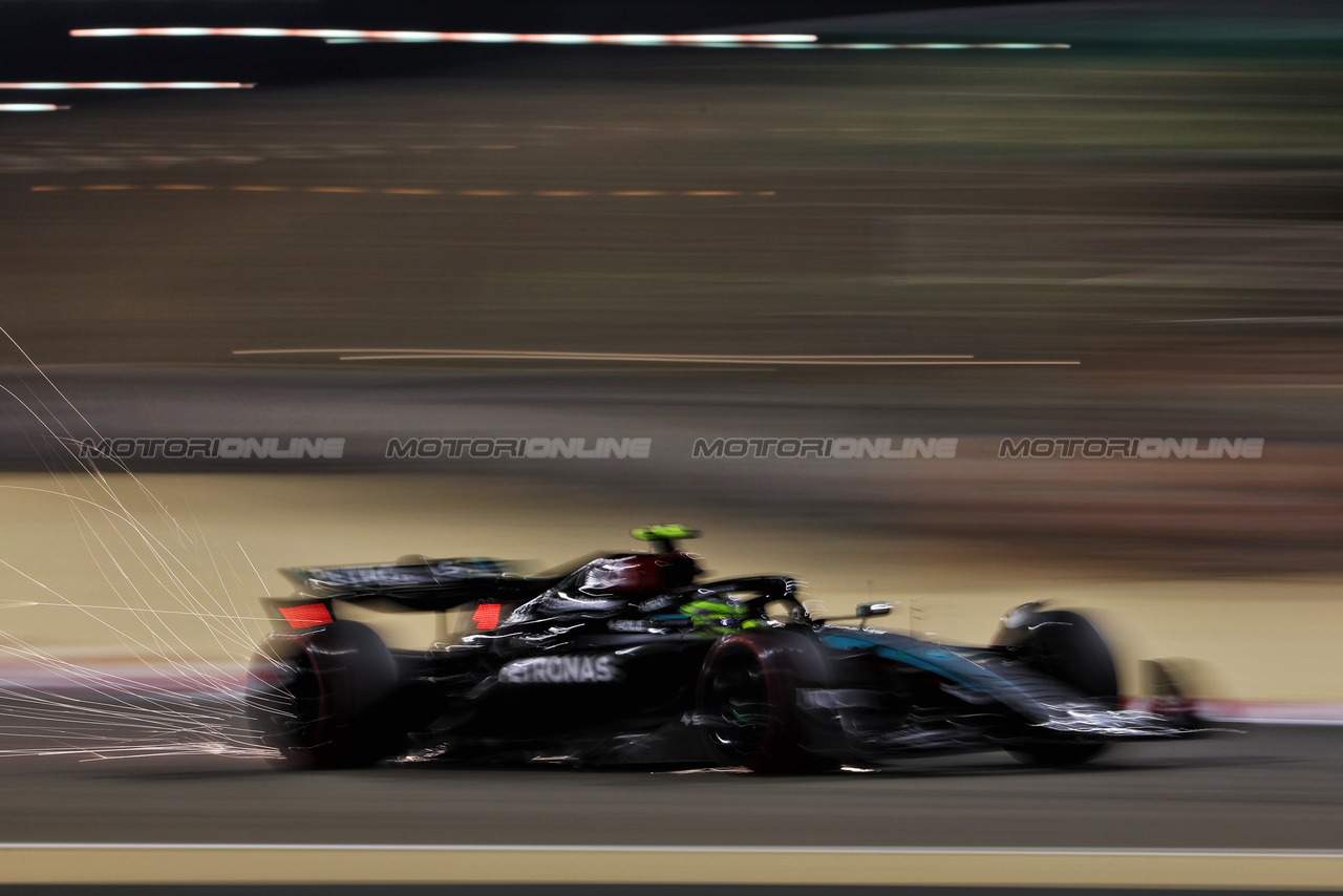 GP BAHRAIN, Lewis Hamilton (GBR) Mercedes AMG F1 W15 sends sparks flying.

01.03.2024. Formula 1 World Championship, Rd 1, Bahrain Grand Prix, Sakhir, Bahrain, Qualifiche Day.

 - www.xpbimages.com, EMail: requests@xpbimages.com © Copyright: Staley / XPB Images