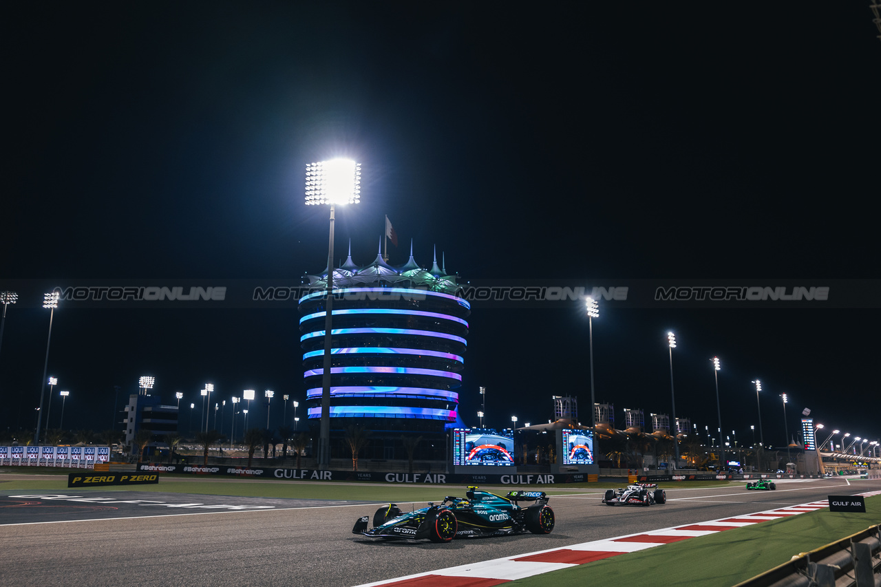 GP BAHRAIN, Fernando Alonso (ESP) Aston Martin F1 Team AMR24.

01.03.2024. Formula 1 World Championship, Rd 1, Bahrain Grand Prix, Sakhir, Bahrain, Qualifiche Day.

- www.xpbimages.com, EMail: requests@xpbimages.com © Copyright: Bearne / XPB Images