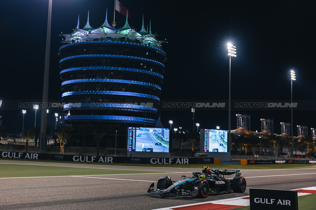 GP BAHRAIN, Lewis Hamilton (GBR) Mercedes AMG F1 W15.

01.03.2024. Formula 1 World Championship, Rd 1, Bahrain Grand Prix, Sakhir, Bahrain, Qualifiche Day.

- www.xpbimages.com, EMail: requests@xpbimages.com © Copyright: Bearne / XPB Images