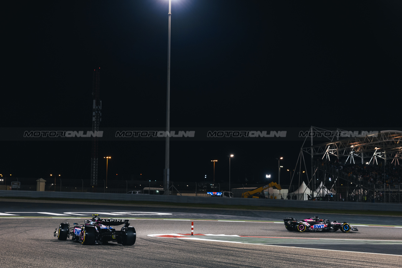 GP BAHRAIN, Esteban Ocon (FRA) Alpine F1 Team A524 e Pierre Gasly (FRA) Alpine F1 Team A524.

01.03.2024. Formula 1 World Championship, Rd 1, Bahrain Grand Prix, Sakhir, Bahrain, Qualifiche Day.

- www.xpbimages.com, EMail: requests@xpbimages.com © Copyright: Bearne / XPB Images
