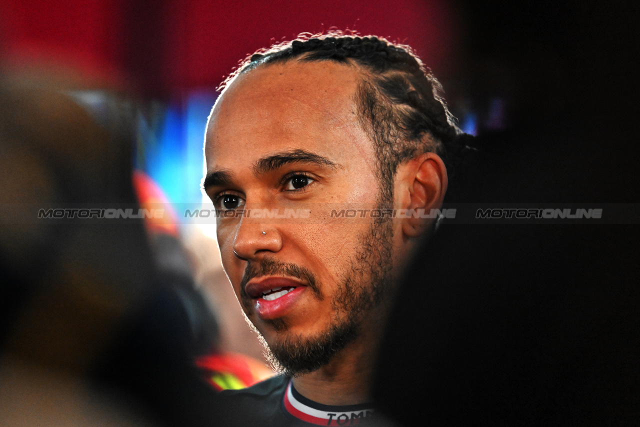 GP BAHRAIN, Lewis Hamilton (GBR) Mercedes AMG F1.

01.03.2024. Formula 1 World Championship, Rd 1, Bahrain Grand Prix, Sakhir, Bahrain, Qualifiche Day.

- www.xpbimages.com, EMail: requests@xpbimages.com © Copyright: Price / XPB Images