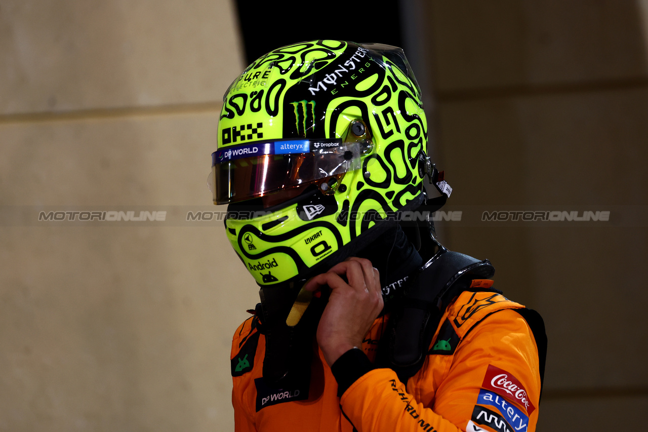 GP BAHRAIN, Lando Norris (GBR) McLaren.

01.03.2024. Formula 1 World Championship, Rd 1, Bahrain Grand Prix, Sakhir, Bahrain, Qualifiche Day.

 - www.xpbimages.com, EMail: requests@xpbimages.com © Copyright: Coates / XPB Images