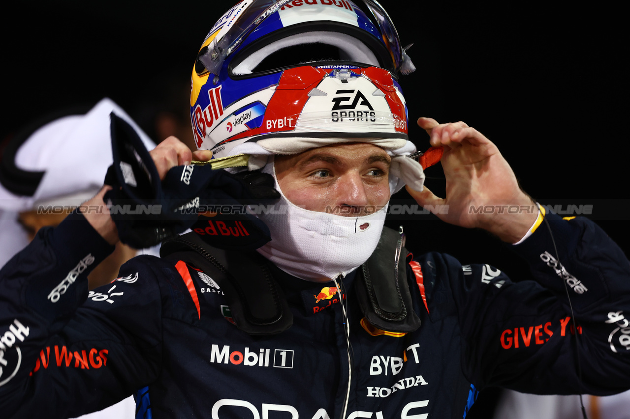 GP BAHRAIN, Max Verstappen (NLD) Red Bull Racing in qualifying parc ferme.

01.03.2024. Formula 1 World Championship, Rd 1, Bahrain Grand Prix, Sakhir, Bahrain, Qualifiche Day.

 - www.xpbimages.com, EMail: requests@xpbimages.com © Copyright: Coates / XPB Images