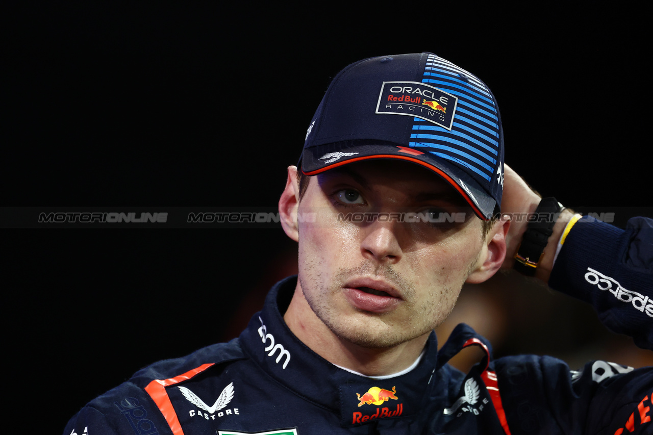 GP BAHRAIN, Max Verstappen (NLD) Red Bull Racing in qualifying parc ferme.

01.03.2024. Formula 1 World Championship, Rd 1, Bahrain Grand Prix, Sakhir, Bahrain, Qualifiche Day.

 - www.xpbimages.com, EMail: requests@xpbimages.com © Copyright: Coates / XPB Images