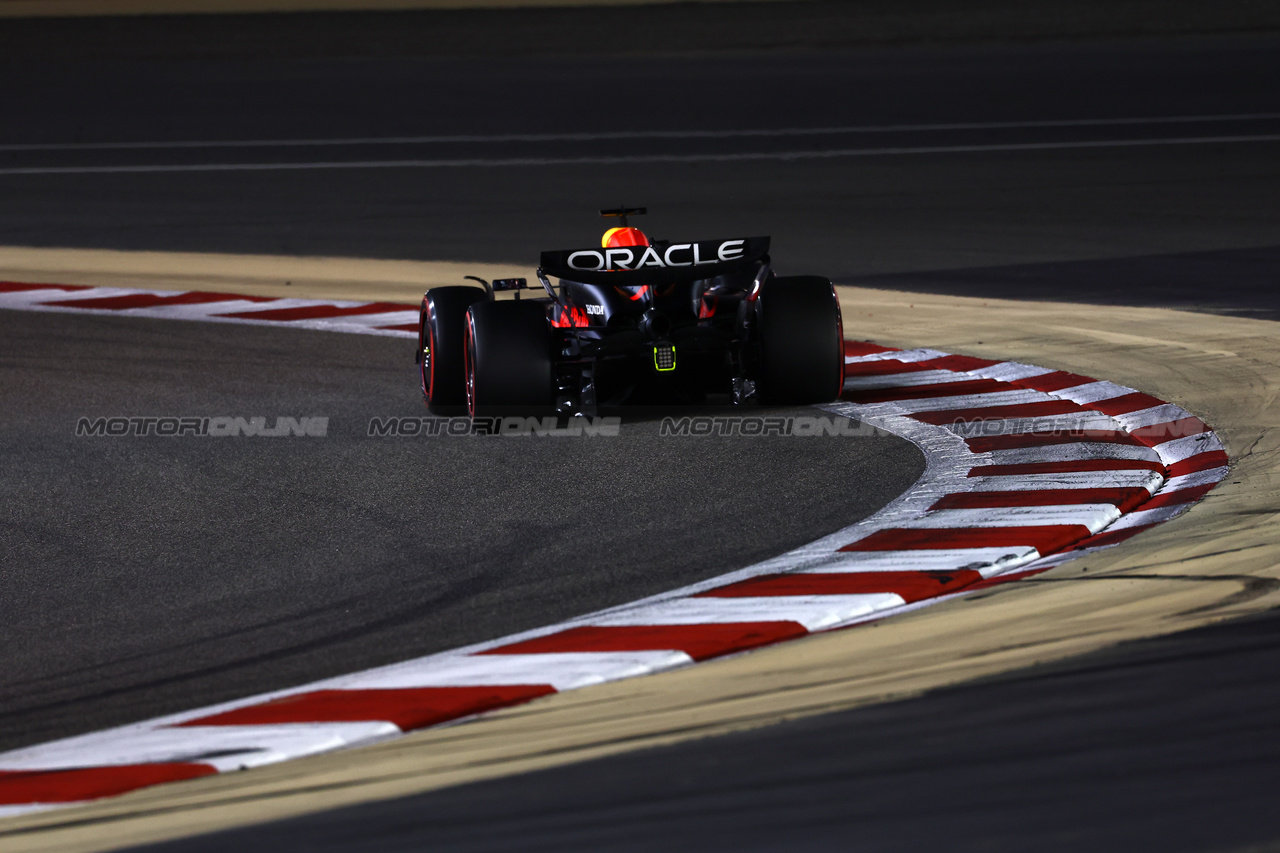 GP BAHRAIN, Max Verstappen (NLD) Red Bull Racing RB20.

01.03.2024. Formula 1 World Championship, Rd 1, Bahrain Grand Prix, Sakhir, Bahrain, Qualifiche Day.

 - www.xpbimages.com, EMail: requests@xpbimages.com © Copyright: Coates / XPB Images