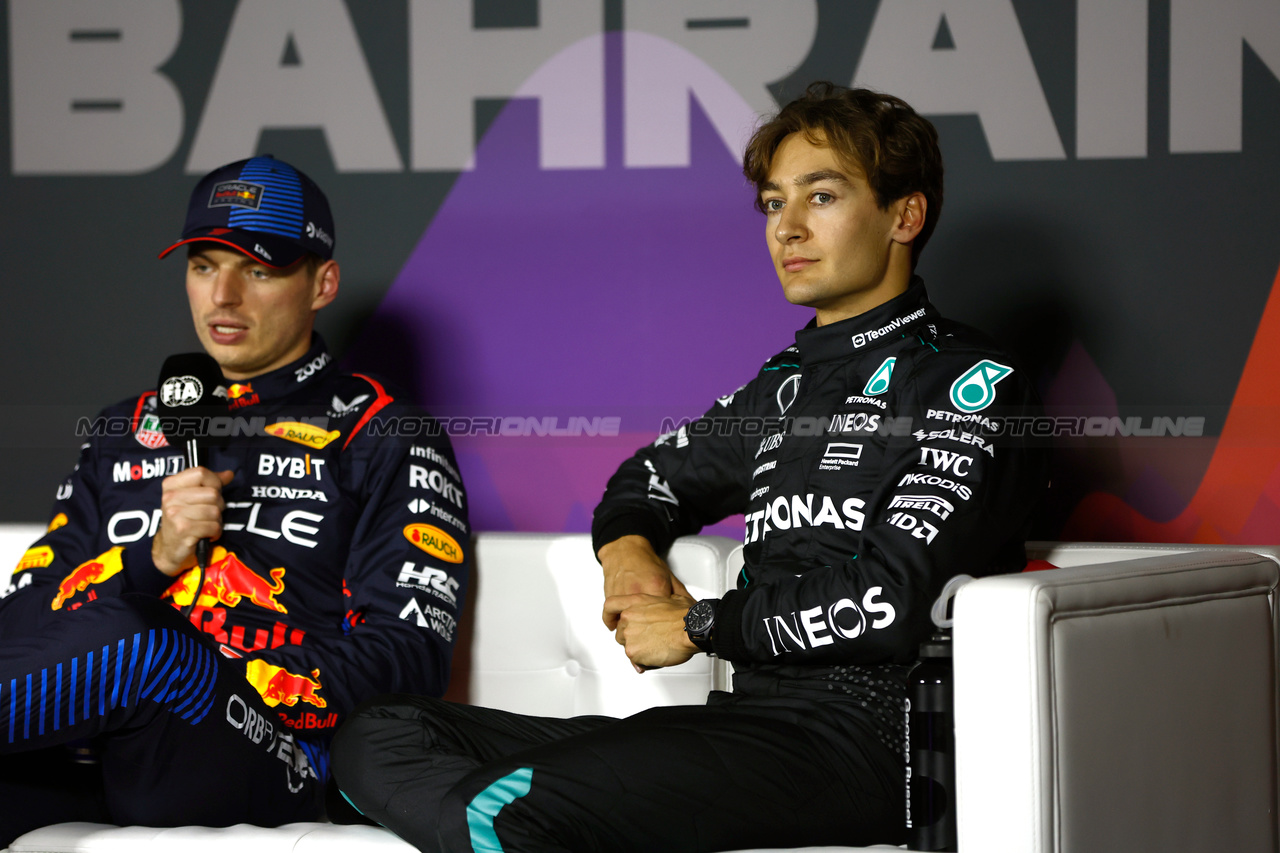 GP BAHRAIN, George Russell (GBR) Mercedes AMG F1 e Max Verstappen (NLD) Red Bull Racing in the post qualifying FIA Press Conference.

01.03.2024. Formula 1 World Championship, Rd 1, Bahrain Grand Prix, Sakhir, Bahrain, Qualifiche Day.

- www.xpbimages.com, EMail: requests@xpbimages.com © Copyright: XPB Images