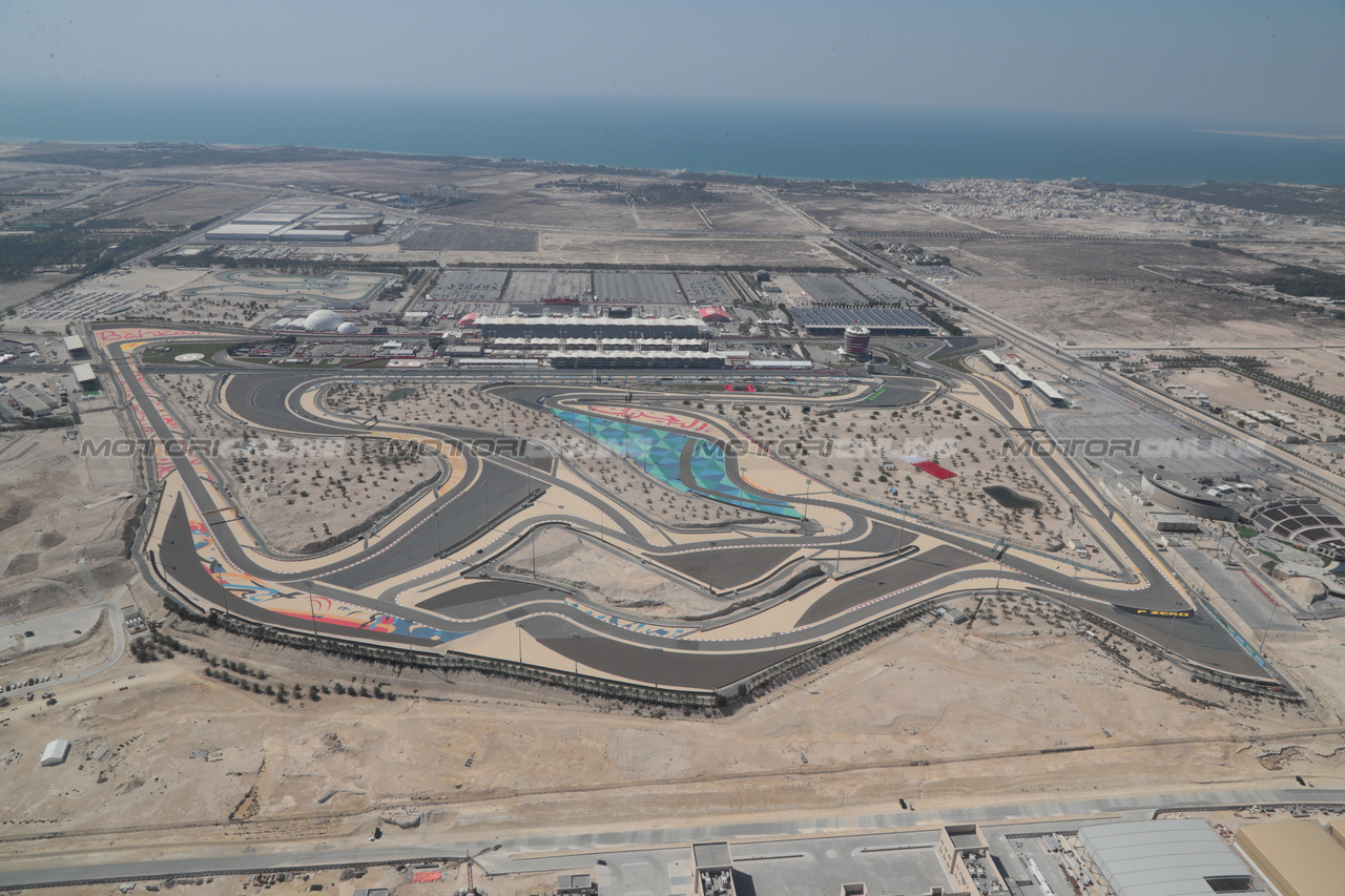 GP BAHRAIN, An aerial view of the circuit.

01.03.2024. Formula 1 World Championship, Rd 1, Bahrain Grand Prix, Sakhir, Bahrain, Qualifiche Day.

- www.xpbimages.com, EMail: requests@xpbimages.com © Copyright: XPB Images