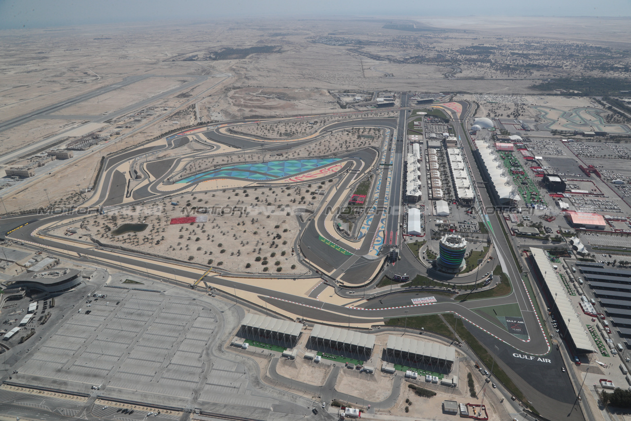 GP BAHRAIN, An aerial view of the circuit.

01.03.2024. Formula 1 World Championship, Rd 1, Bahrain Grand Prix, Sakhir, Bahrain, Qualifiche Day.

- www.xpbimages.com, EMail: requests@xpbimages.com © Copyright: XPB Images