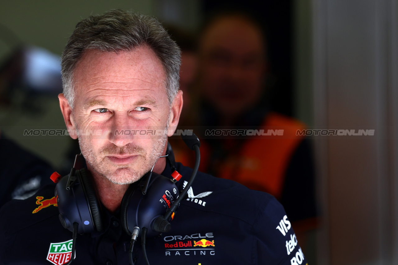 GP BAHRAIN, Christian Horner (GBR) Red Bull Racing Team Principal.

01.03.2024. Formula 1 World Championship, Rd 1, Bahrain Grand Prix, Sakhir, Bahrain, Qualifiche Day.

- www.xpbimages.com, EMail: requests@xpbimages.com © Copyright: Batchelor / XPB Images