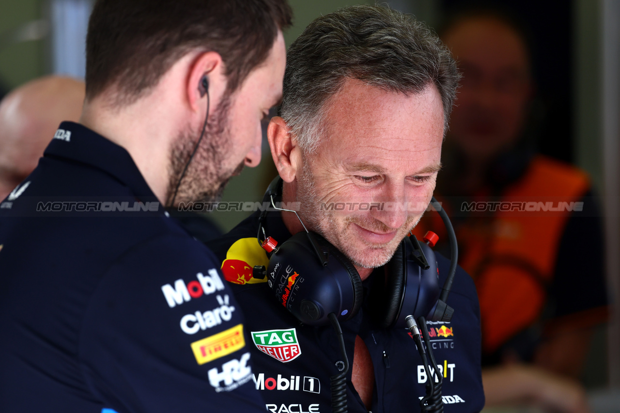 GP BAHRAIN, Christian Horner (GBR) Red Bull Racing Team Principal.

01.03.2024. Formula 1 World Championship, Rd 1, Bahrain Grand Prix, Sakhir, Bahrain, Qualifiche Day.

- www.xpbimages.com, EMail: requests@xpbimages.com © Copyright: Batchelor / XPB Images