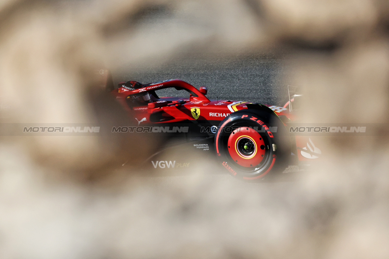 GP BAHRAIN, Carlos Sainz Jr (ESP) Ferrari SF-24.

01.03.2024. Formula 1 World Championship, Rd 1, Bahrain Grand Prix, Sakhir, Bahrain, Qualifiche Day.

- www.xpbimages.com, EMail: requests@xpbimages.com © Copyright: Bearne / XPB Images