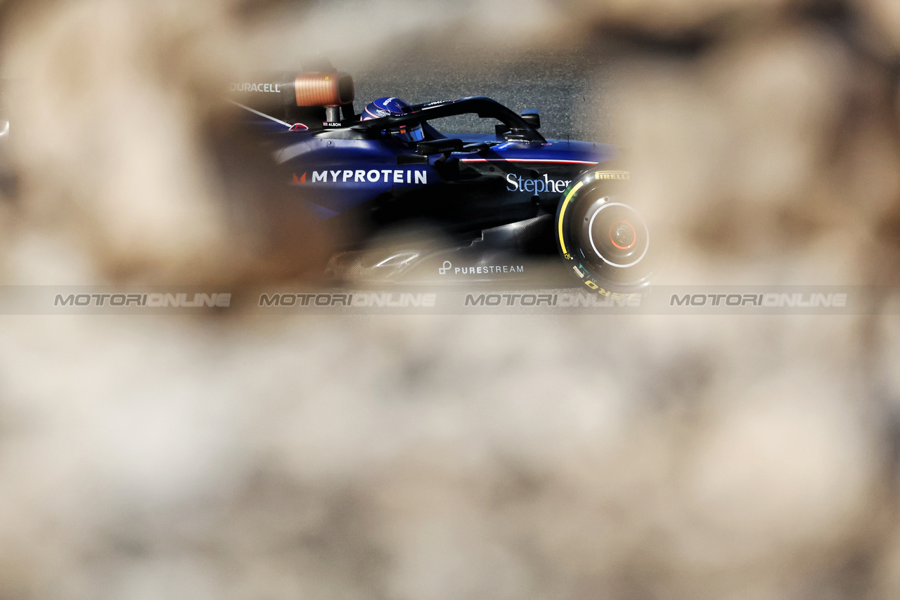 GP BAHRAIN, Alexander Albon (THA) Williams Racing FW46.

01.03.2024. Formula 1 World Championship, Rd 1, Bahrain Grand Prix, Sakhir, Bahrain, Qualifiche Day.

- www.xpbimages.com, EMail: requests@xpbimages.com © Copyright: Bearne / XPB Images