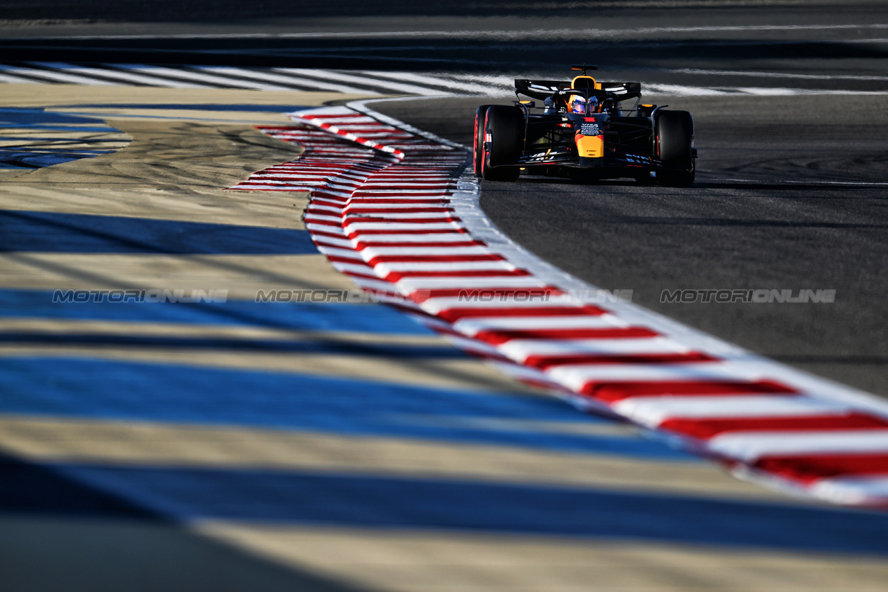 GP BAHRAIN, Max Verstappen (NLD) Red Bull Racing RB20.

01.03.2024. Formula 1 World Championship, Rd 1, Bahrain Grand Prix, Sakhir, Bahrain, Qualifiche Day.

- www.xpbimages.com, EMail: requests@xpbimages.com © Copyright: Price / XPB Images