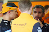 GP BAHRAIN, (L to R): Lando Norris (GBR) McLaren e Andrea Stella (ITA) McLaren Team Principal.
01.03.2024. Formula 1 World Championship, Rd 1, Bahrain Grand Prix, Sakhir, Bahrain, Qualifiche Day.
- www.xpbimages.com, EMail: requests@xpbimages.com © Copyright: Batchelor / XPB Images