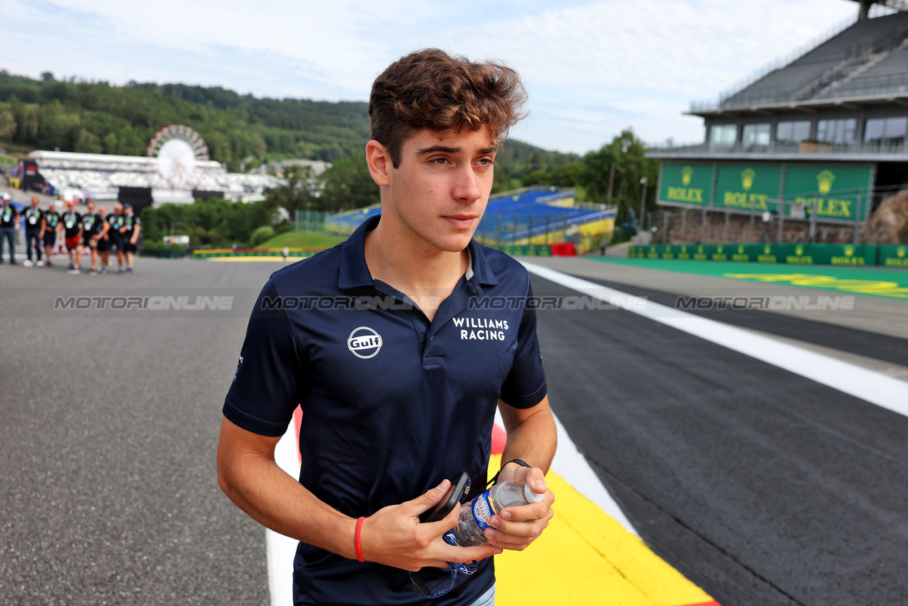 GP BELGIO, Franco Colapinto (ARG) Williams Racing Academy Driver walks the circuit.

25.07.2024. Formula 1 World Championship, Rd 14, Belgian Grand Prix, Spa Francorchamps, Belgium, Preparation Day.

- www.xpbimages.com, EMail: requests@xpbimages.com © Copyright: Bearne / XPB Images