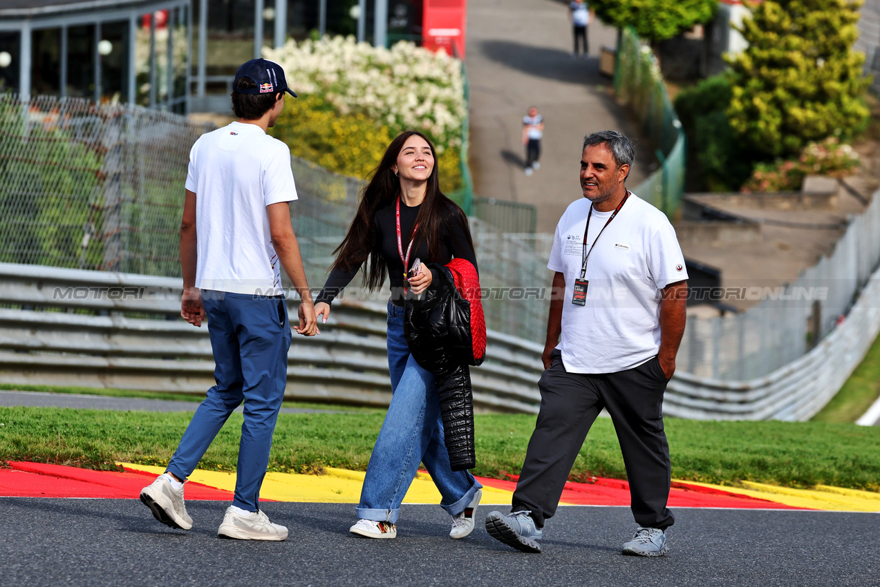 GP BELGIO, (L to R): Sebastian Montoya (COL) Campos Racing walks the circuit with sister Paulina Montoya Freydell (COL) e father Paulina Montoya Freydell (COL).

25.07.2024. Formula 1 World Championship, Rd 14, Belgian Grand Prix, Spa Francorchamps, Belgium, Preparation Day.

- www.xpbimages.com, EMail: requests@xpbimages.com © Copyright: Moy / XPB Images