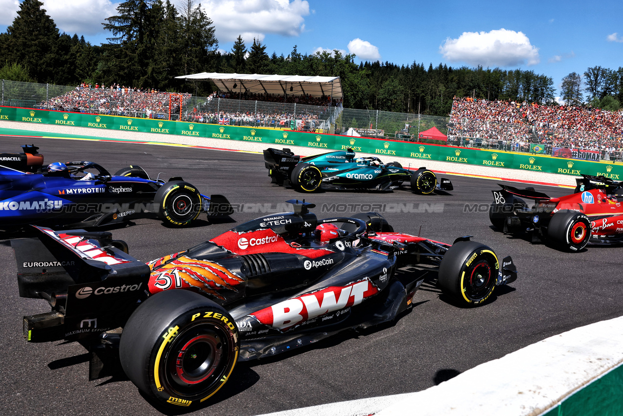 GP BELGIO, Esteban Ocon (FRA) Alpine F1 Team A524 at the partenza of the race.

28.07.2024. Formula 1 World Championship, Rd 14, Belgian Grand Prix, Spa Francorchamps, Belgium, Gara Day.

- www.xpbimages.com, EMail: requests@xpbimages.com © Copyright: Charniaux / XPB Images