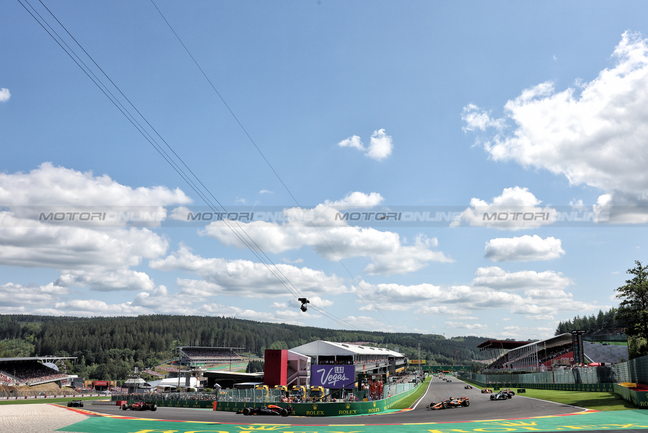 GP BELGIO, Sergio Perez (MEX) Red Bull Racing RB20.

28.07.2024. Formula 1 World Championship, Rd 14, Belgian Grand Prix, Spa Francorchamps, Belgium, Gara Day.

- www.xpbimages.com, EMail: requests@xpbimages.com © Copyright: Bearne / XPB Images