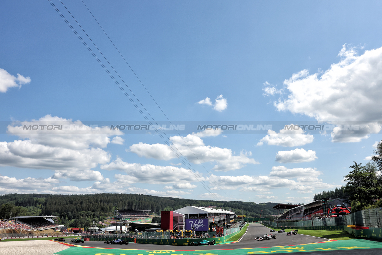 GP BELGIO, Lance Stroll (CDN) Aston Martin F1 Team AMR24.

28.07.2024. Formula 1 World Championship, Rd 14, Belgian Grand Prix, Spa Francorchamps, Belgium, Gara Day.

- www.xpbimages.com, EMail: requests@xpbimages.com © Copyright: Bearne / XPB Images