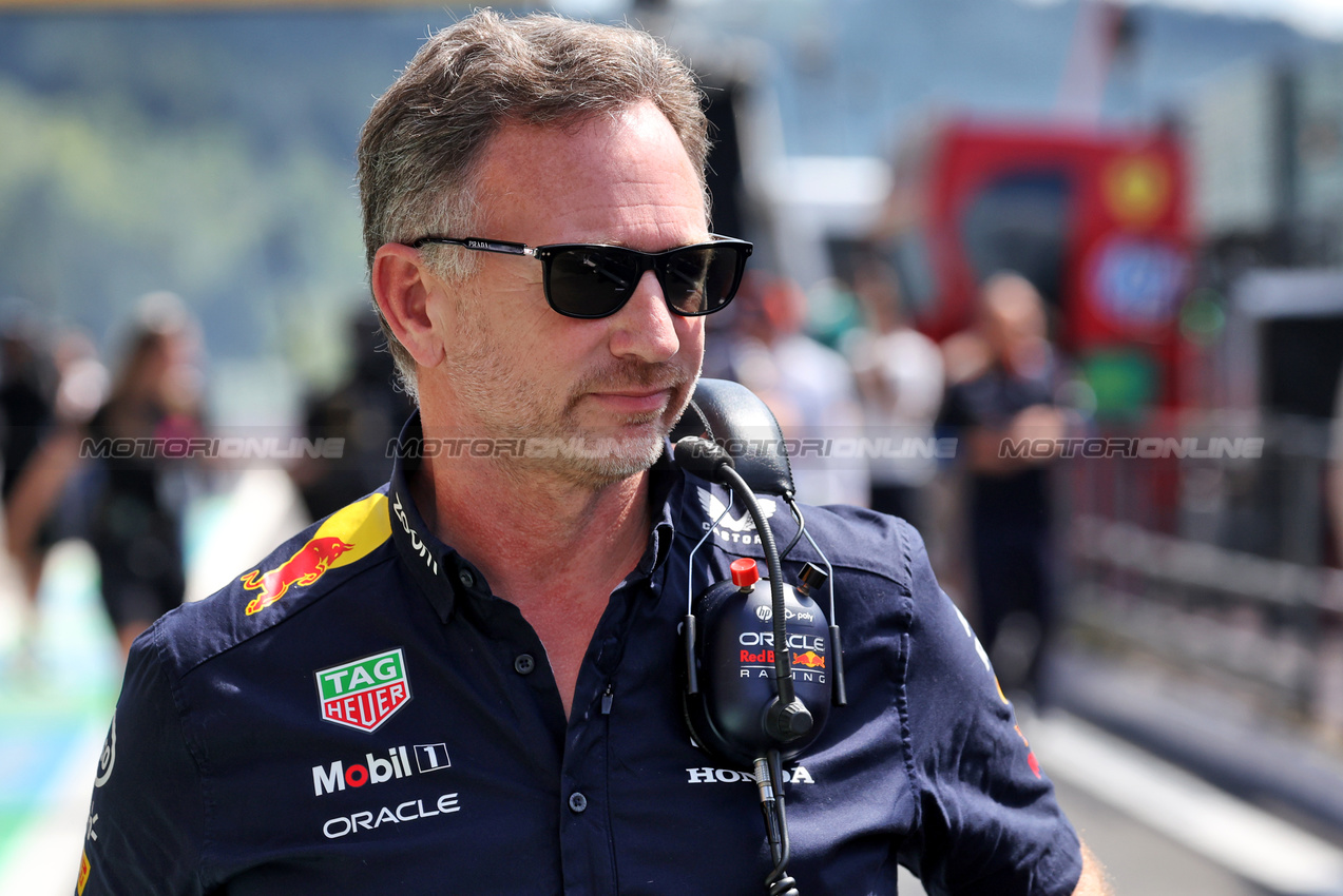 GP BELGIO, Christian Horner (GBR) Red Bull Racing Team Principal on the grid.

28.07.2024. Formula 1 World Championship, Rd 14, Belgian Grand Prix, Spa Francorchamps, Belgium, Gara Day.

- www.xpbimages.com, EMail: requests@xpbimages.com © Copyright: Bearne / XPB Images