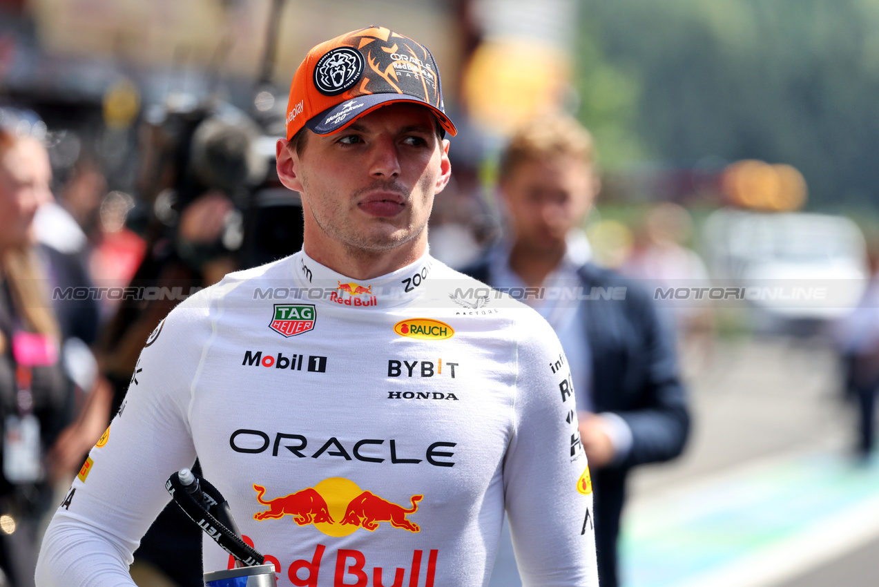 GP BELGIO, Max Verstappen (NLD) Red Bull Racing on the grid.

28.07.2024. Formula 1 World Championship, Rd 14, Belgian Grand Prix, Spa Francorchamps, Belgium, Gara Day.

- www.xpbimages.com, EMail: requests@xpbimages.com © Copyright: Bearne / XPB Images
