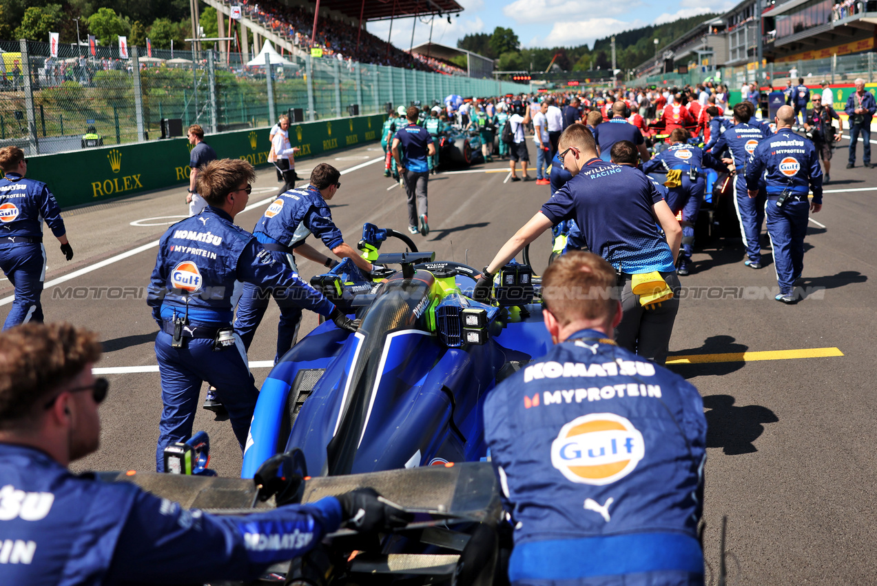 GP BELGIO, Alexander Albon (THA) Williams Racing FW46 on the grid.

28.07.2024. Formula 1 World Championship, Rd 14, Belgian Grand Prix, Spa Francorchamps, Belgium, Gara Day.

- www.xpbimages.com, EMail: requests@xpbimages.com © Copyright: Bearne / XPB Images