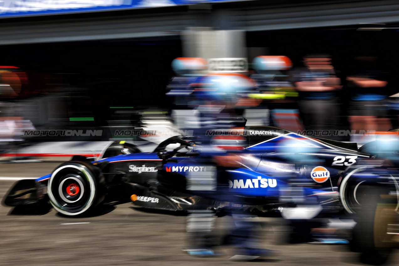 GP BELGIO, Alexander Albon (THA) Williams Racing FW46 makes a pit stop.

28.07.2024. Formula 1 World Championship, Rd 14, Belgian Grand Prix, Spa Francorchamps, Belgium, Gara Day.

- www.xpbimages.com, EMail: requests@xpbimages.com © Copyright: Charniaux / XPB Images