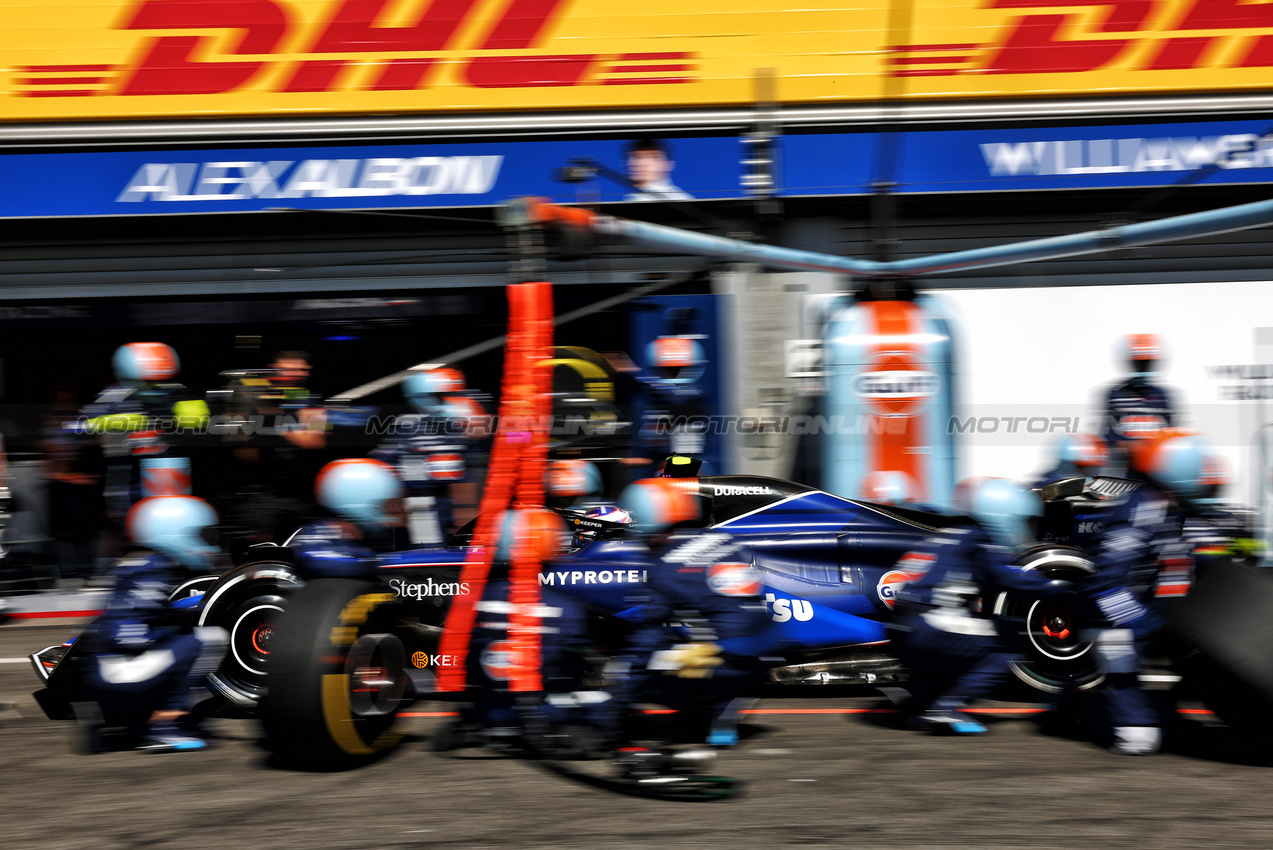 GP BELGIO, Logan Sargeant (USA) Williams Racing FW46 makes a pit stop.

28.07.2024. Formula 1 World Championship, Rd 14, Belgian Grand Prix, Spa Francorchamps, Belgium, Gara Day.

- www.xpbimages.com, EMail: requests@xpbimages.com © Copyright: Charniaux / XPB Images