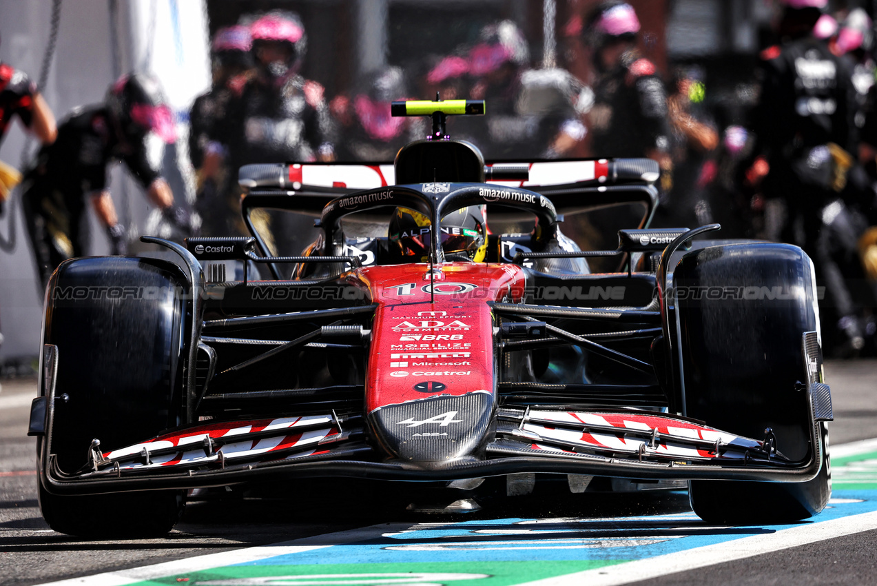 GP BELGIO, Pierre Gasly (FRA) Alpine F1 Team A524 makes a pit stop.

28.07.2024. Formula 1 World Championship, Rd 14, Belgian Grand Prix, Spa Francorchamps, Belgium, Gara Day.

- www.xpbimages.com, EMail: requests@xpbimages.com © Copyright: Charniaux / XPB Images