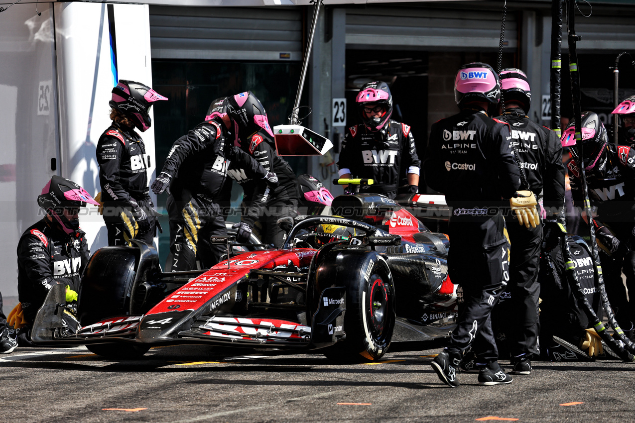 GP BELGIO, Pierre Gasly (FRA) Alpine F1 Team A524 makes a pit stop.

28.07.2024. Formula 1 World Championship, Rd 14, Belgian Grand Prix, Spa Francorchamps, Belgium, Gara Day.

- www.xpbimages.com, EMail: requests@xpbimages.com © Copyright: Charniaux / XPB Images