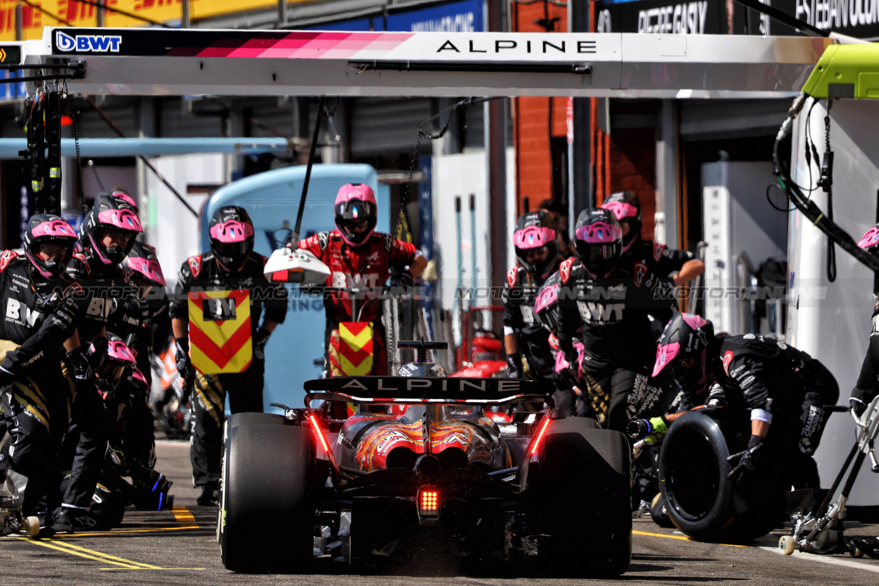 GP BELGIO, Esteban Ocon (FRA) Alpine F1 Team A524 makes a pit stop.

28.07.2024. Formula 1 World Championship, Rd 14, Belgian Grand Prix, Spa Francorchamps, Belgium, Gara Day.

- www.xpbimages.com, EMail: requests@xpbimages.com © Copyright: Charniaux / XPB Images