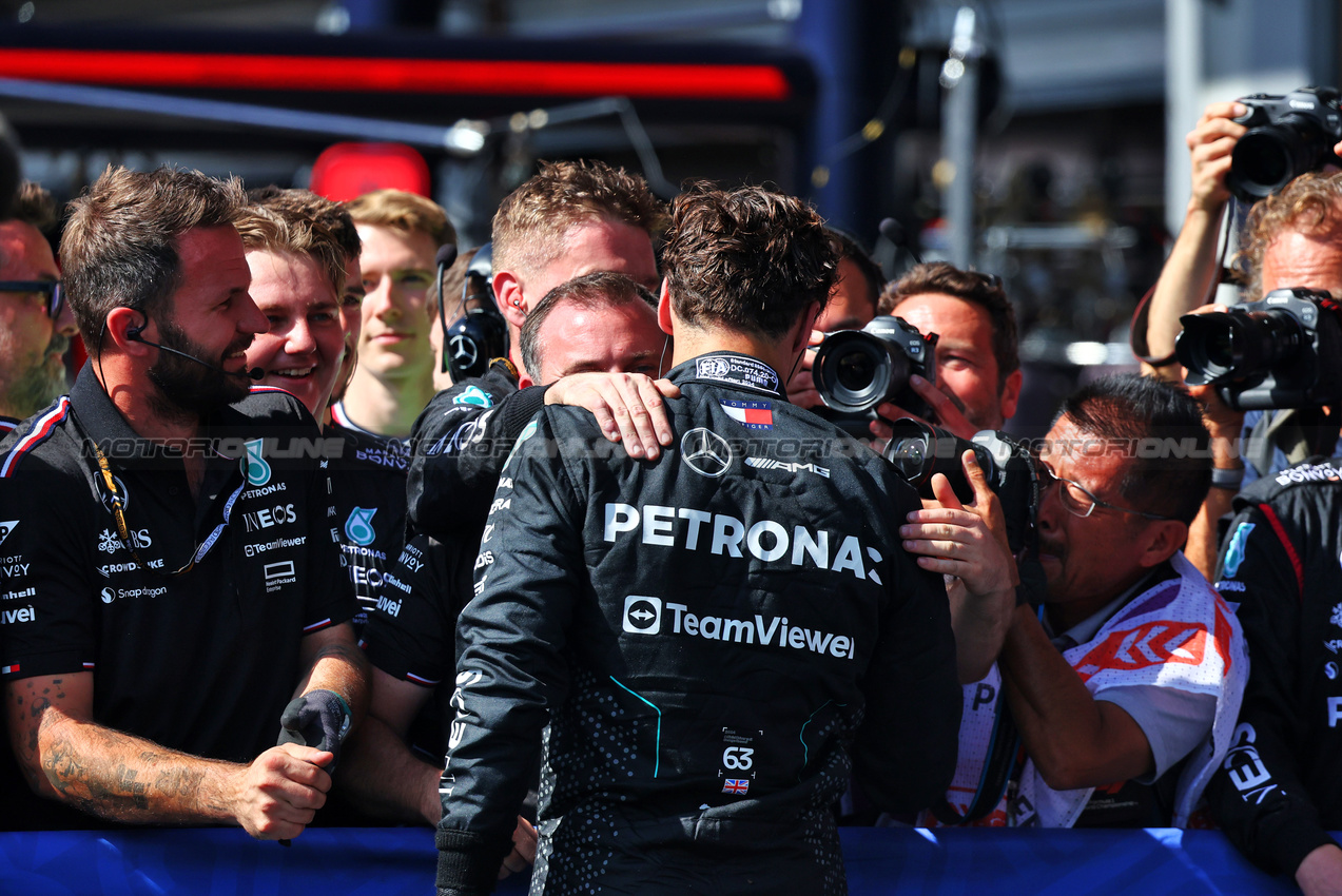 GP BELGIO, Gara winner George Russell (GBR) Mercedes AMG F1 celebrates with the team in parc ferme.

28.07.2024. Formula 1 World Championship, Rd 14, Belgian Grand Prix, Spa Francorchamps, Belgium, Gara Day.

- www.xpbimages.com, EMail: requests@xpbimages.com © Copyright: Charniaux / XPB Images