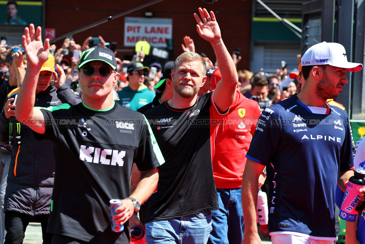 GP BELGIO, Kevin Magnussen (DEN) Haas F1 Team on the drivers' parade.

28.07.2024. Formula 1 World Championship, Rd 14, Belgian Grand Prix, Spa Francorchamps, Belgium, Gara Day.

- www.xpbimages.com, EMail: requests@xpbimages.com © Copyright: Moy / XPB Images