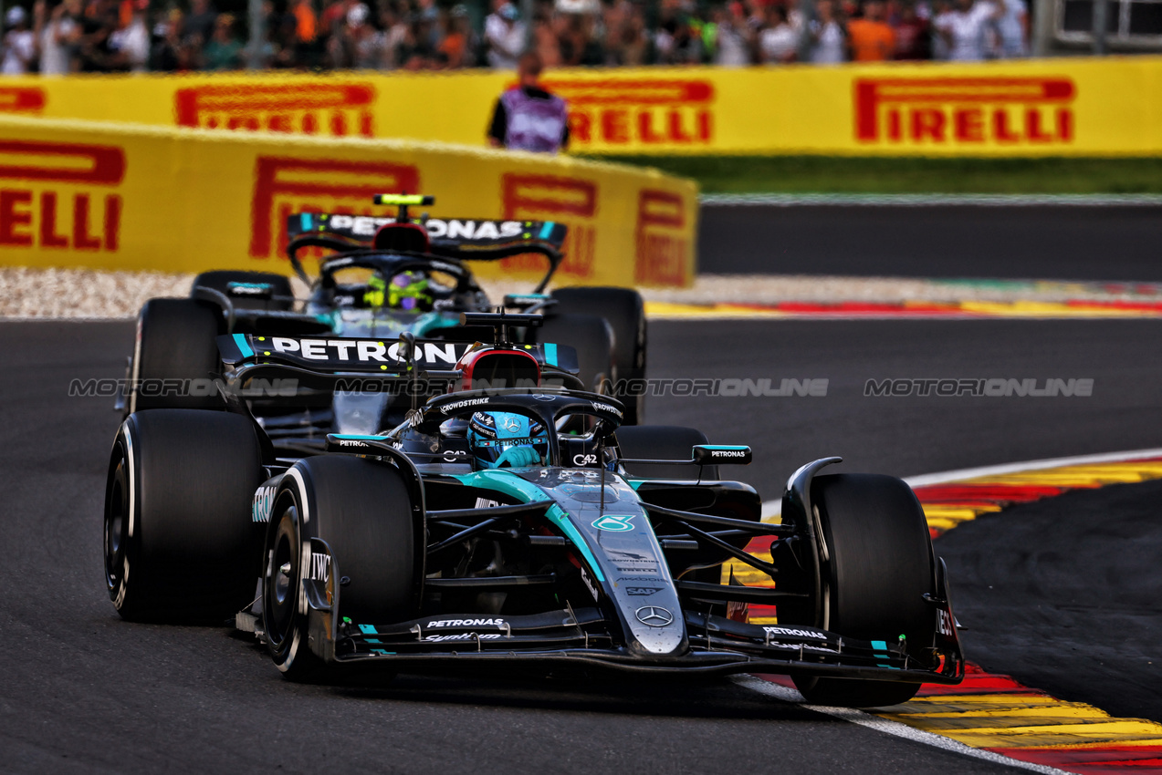 GP BELGIO, George Russell (GBR) Mercedes AMG F1 W15 davanti a team mate Lewis Hamilton (GBR) Mercedes AMG F1 W15.

28.07.2024. Formula 1 World Championship, Rd 14, Belgian Grand Prix, Spa Francorchamps, Belgium, Gara Day.

 - www.xpbimages.com, EMail: requests@xpbimages.com © Copyright: Coates / XPB Images